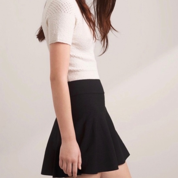 Aritzia Talula Flared a-line skirt black medium - Picture 2 of 9